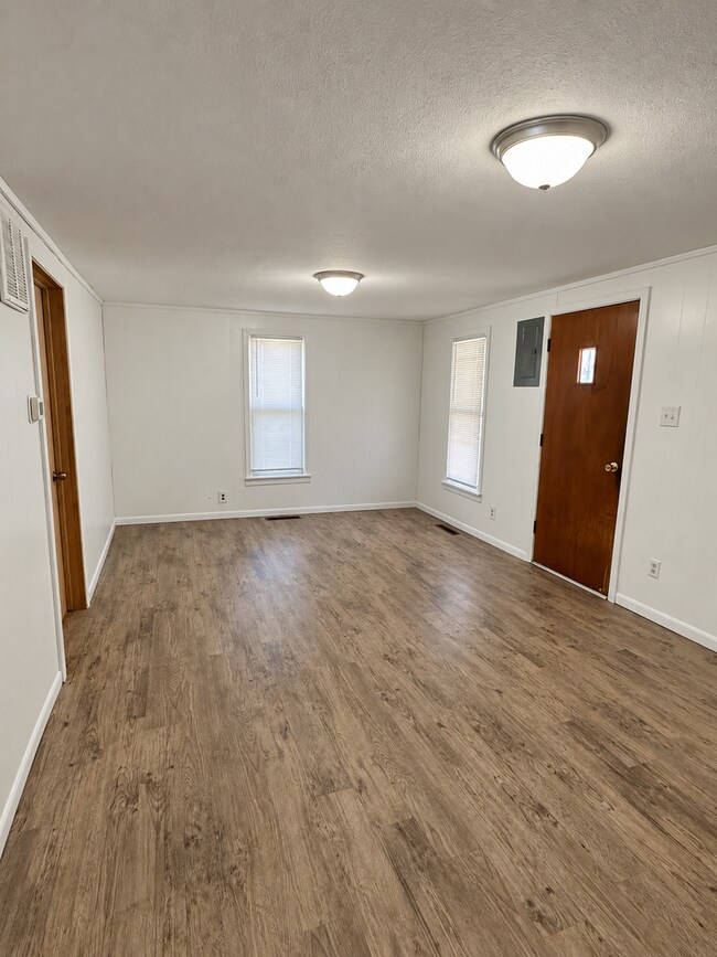 721 W Della St
