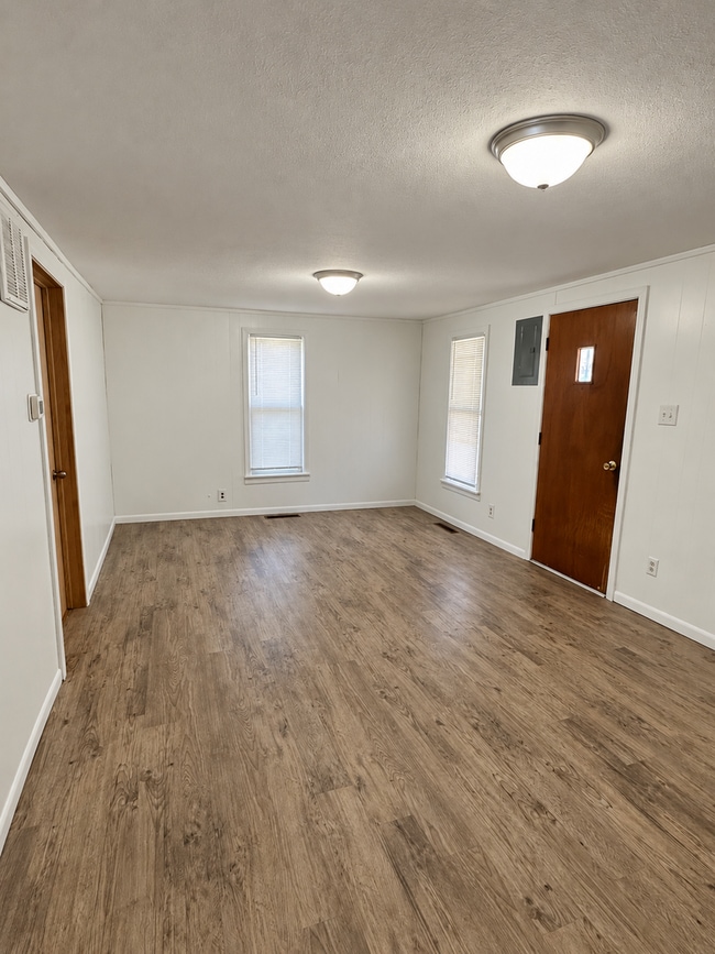 Photo - 721 W Della St