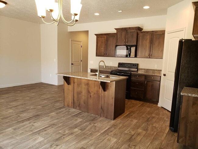 3 bedroom 2.5 baths with a Community Pool - 3 bedroom 2.5 baths with a Community Pool House
