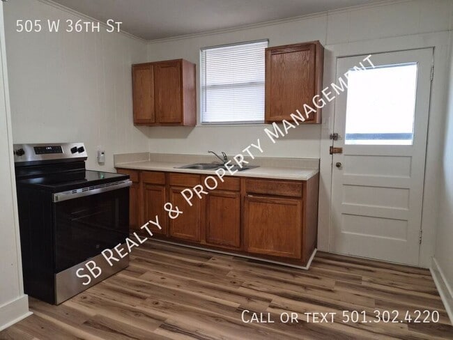 Photo - 505 W 36th St