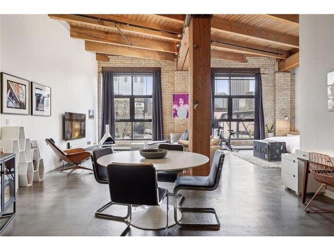 Building Photo - 404 N Washington Ave Unit 204