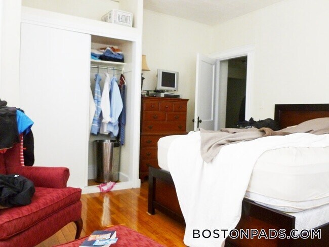 Photo - 126 Warren St Unidad 43