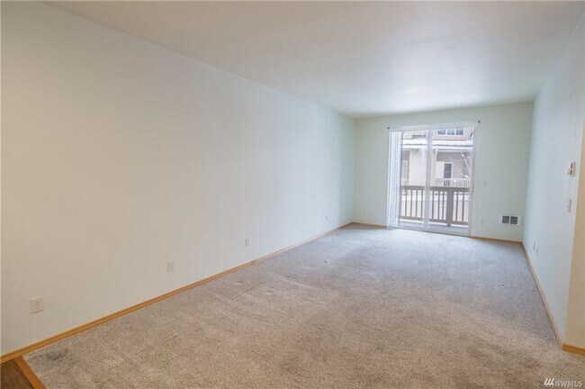 Photo - Spacious 2 Bed 2.5 Bath Townhome with Attached Garage in Cle Elum