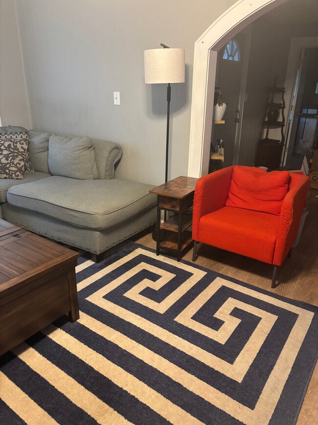 Photo - 712 W Cherokee St