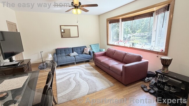 Photo - 131 Rindge Ave Unidad #1