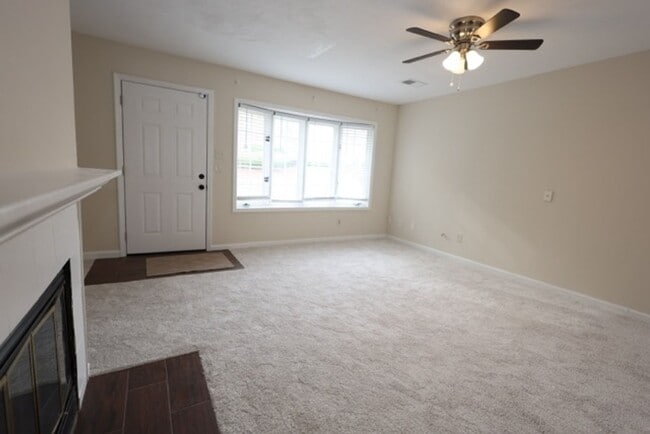 Photo - Spacious 3-Bedroom Townhouse for Rent in Prime Roswell Location