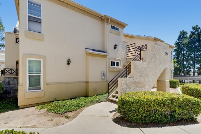 Photo - 2047 Lakeridge Cir Unit 201