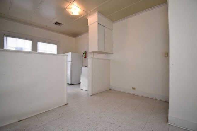 Photo - One Bedroom House Close to LA Tech & Downt...