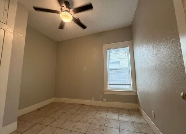 3403 Yupon St Unit 2