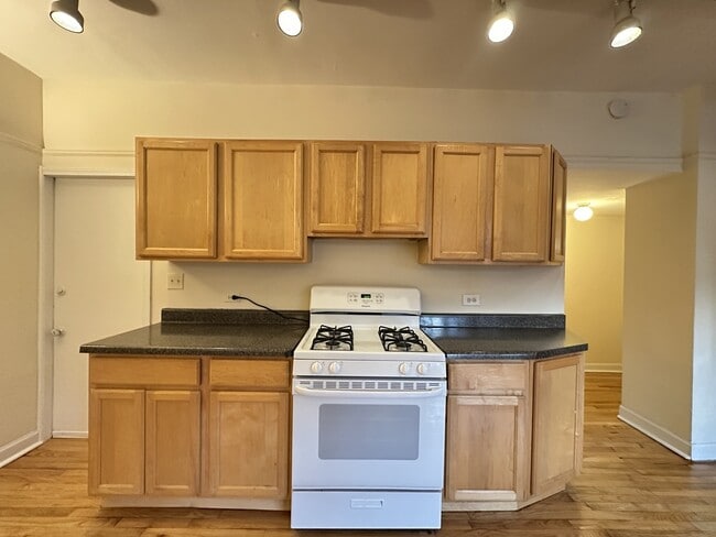 Photo - 3501 N Sheffield Ave Unit A00K