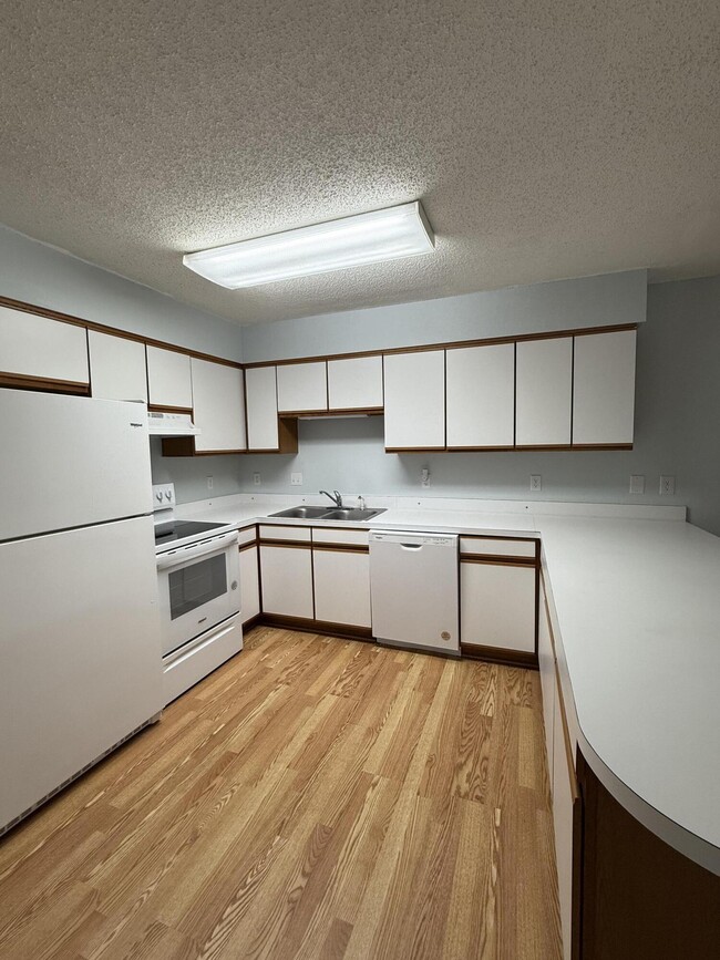 Photo - 129 Wellington Rd