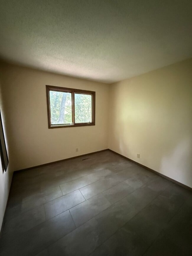 Photo - 727 Westridge Rd