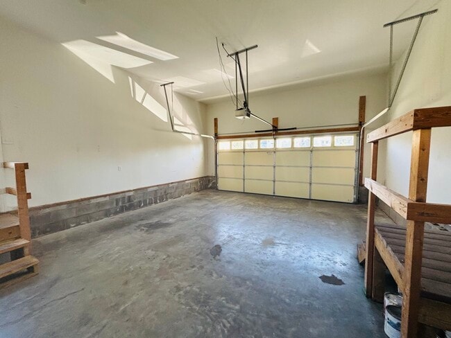 Photo - 200 Meadow Drive