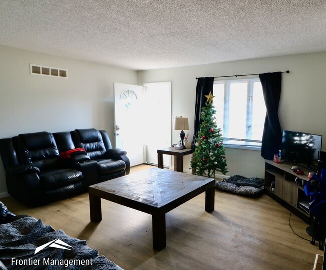 Photo - 2013/2015 Shirley Unit 2015 Shirley Ln.