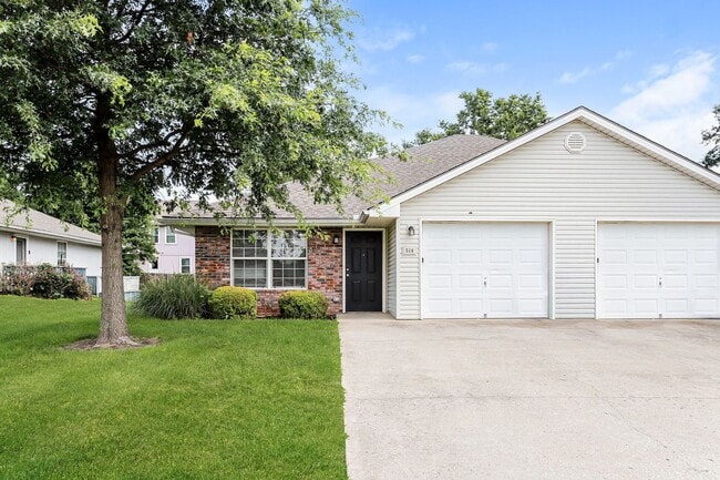 Building Photo - 3 BR/2BA | Newly Renovated Single Family Home | 1-Car Garage Parking | Great backyard!