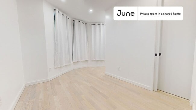 Building Photo - Room in Shared 4 bed/2 bath home
