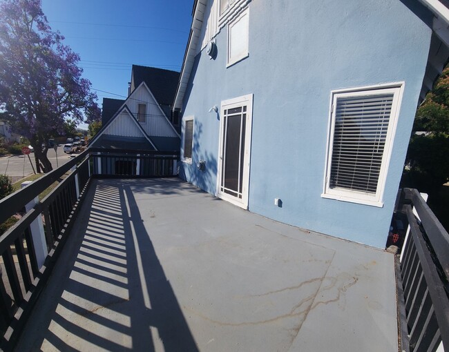 Building Photo - 1822-1828 Fixlini Street*** Unit Fixlini 1828B