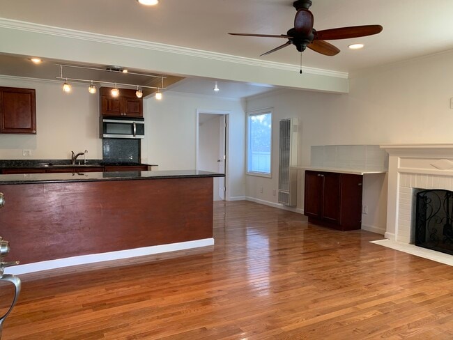 Photo - 522 Scott Ave