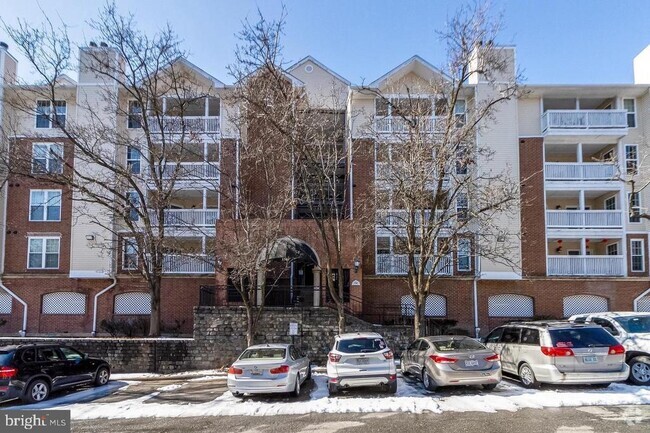 Building Photo - 1504 Lincoln Way Unit 222 Rental
