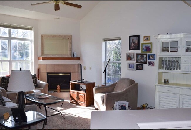 Photo - Twin Pines Apartments