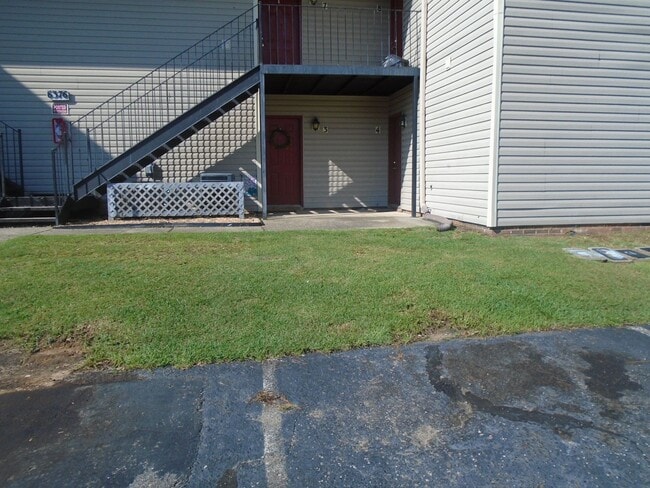 Building Photo - 2 bedroom 2 bath! Rental