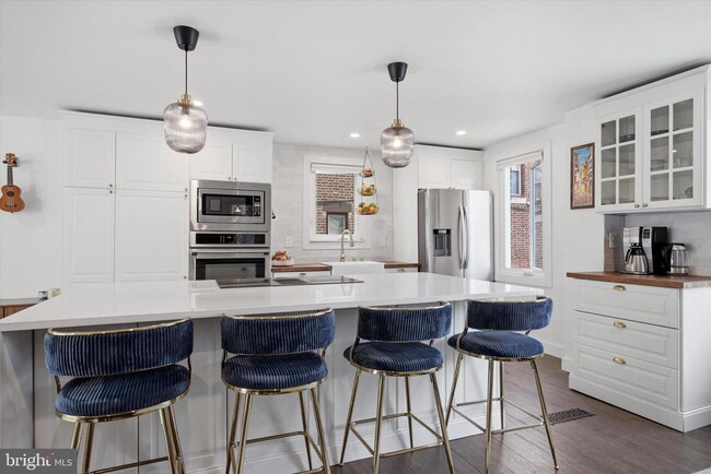 Photo - 125 E Moreland Ave