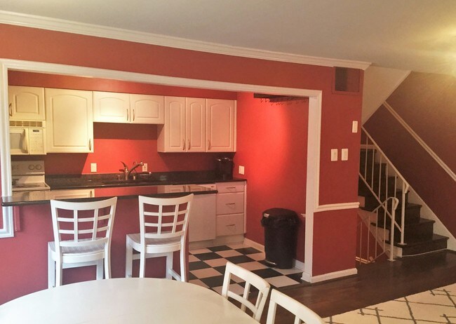 Photo - 900 24th St NW