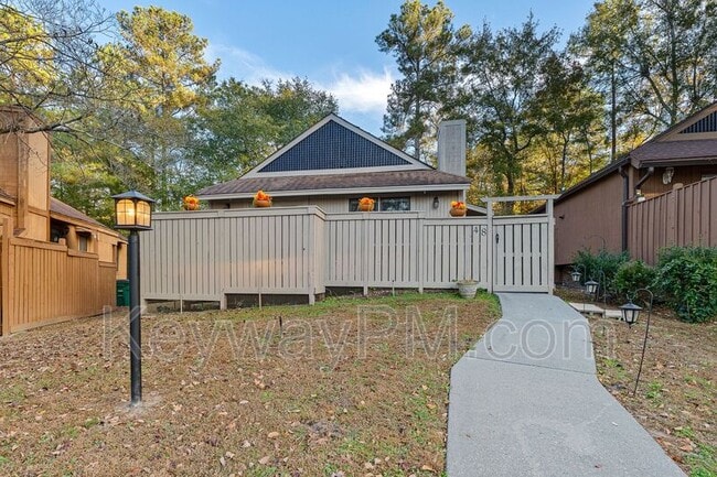 Building Photo - 48 Bluff Pointe Way