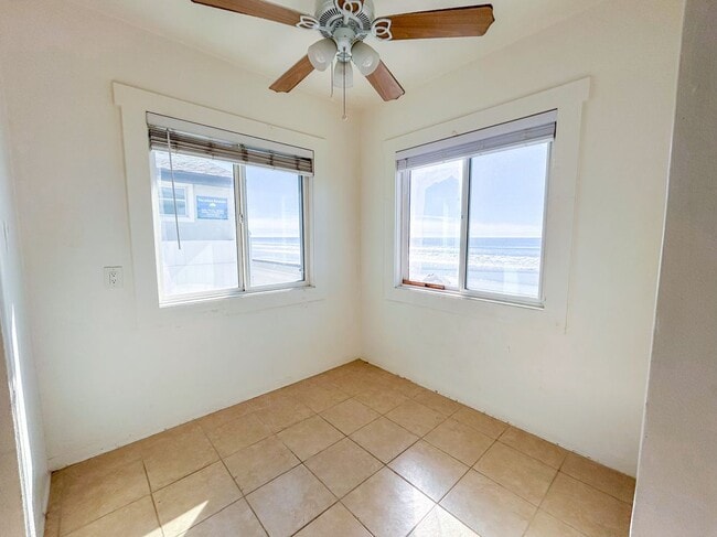 Photo - 408 S The Strand