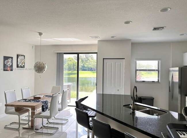 Building Photo - 3 bedroom in Miami FL 33179 Rental