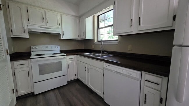 Photo - Renovated townhome in Linden Square.