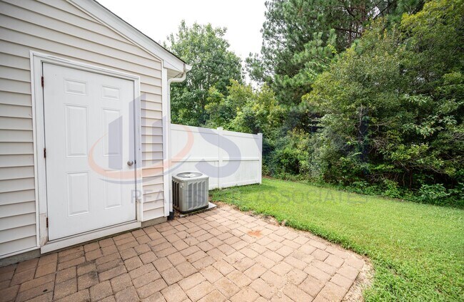 3107 Ivy Wood Ln