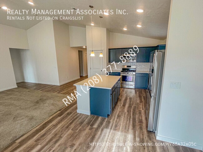 Photo - 7573 E Iroquois St