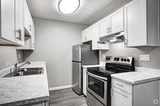 Building Photo - The Henley Rental