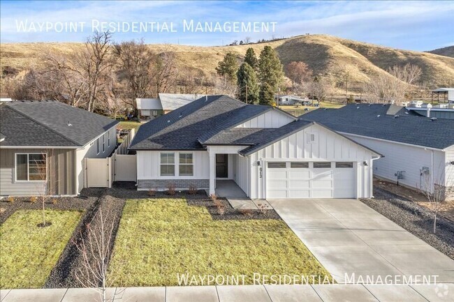 Building Photo - BRAND NEW NW BOISE/EAGLE AREA HOME BLENDS ...