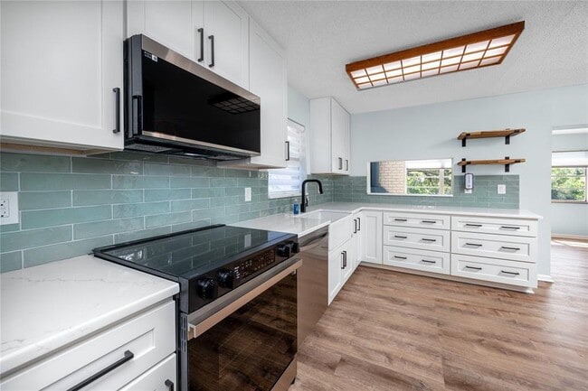 Photo - 8385 81st St