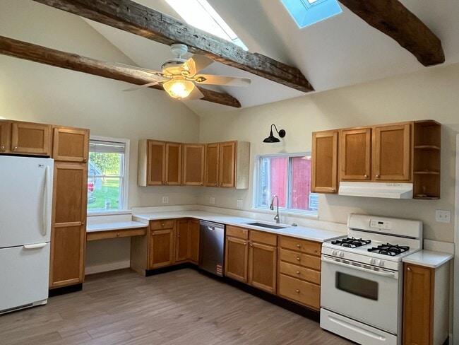 Building Photo - 122 Garris Rd Rental