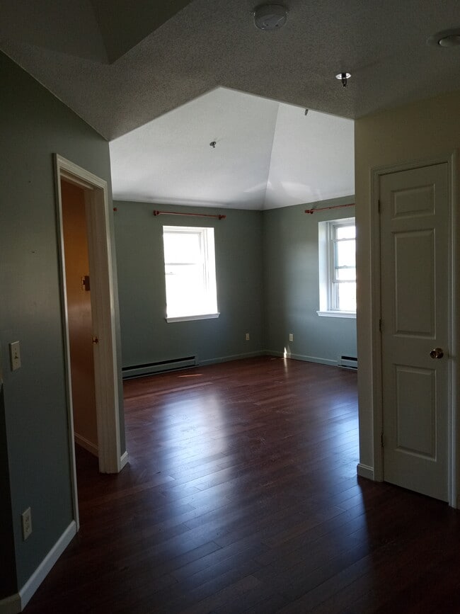 Building Photo - 28 Academy St Unit 9 Rental