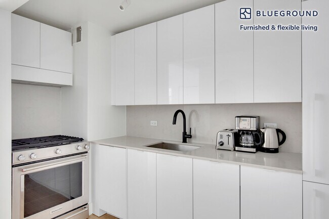 Photo - 160 W 24th St Unidad FL12-ID804