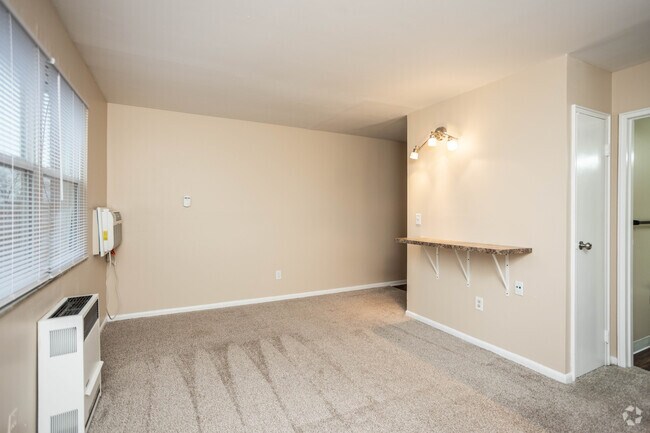 Studio, 1BA - 350 SF