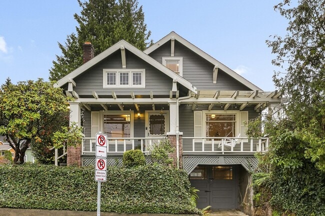 Photo - 3 bedroom, 2 bath gorgeous home now available by Mt. Tabor Park in SE Portland!