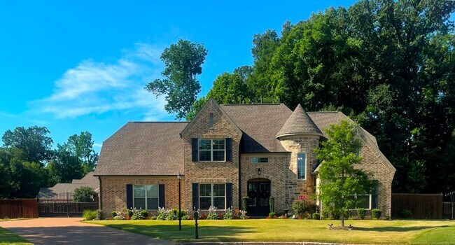 4 BR/ 2.5 BA in Woodland Hills- Lawn Maint... - 4 BR/ 2.5 BA in Woodland Hills- Lawn Maint... House