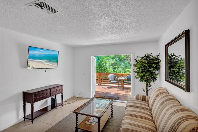 Photo - 915 18th Plz