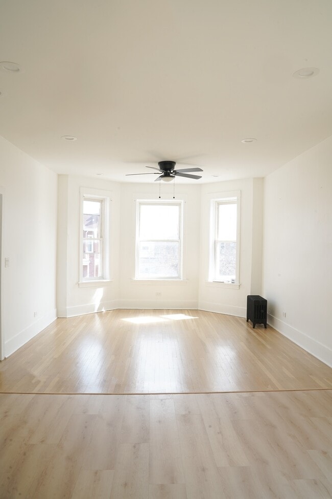 Photo - 154 N Lamon Ave