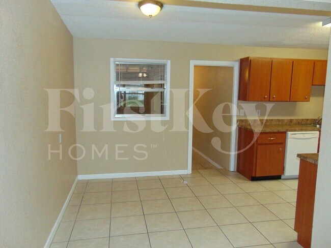 1201 Selma Rd