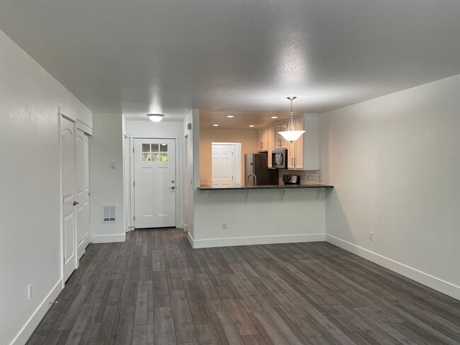Photo - Beautifully Updated 2 Bed / 2.5 Bath Duplex in SW Redmond – Move-In Ready!