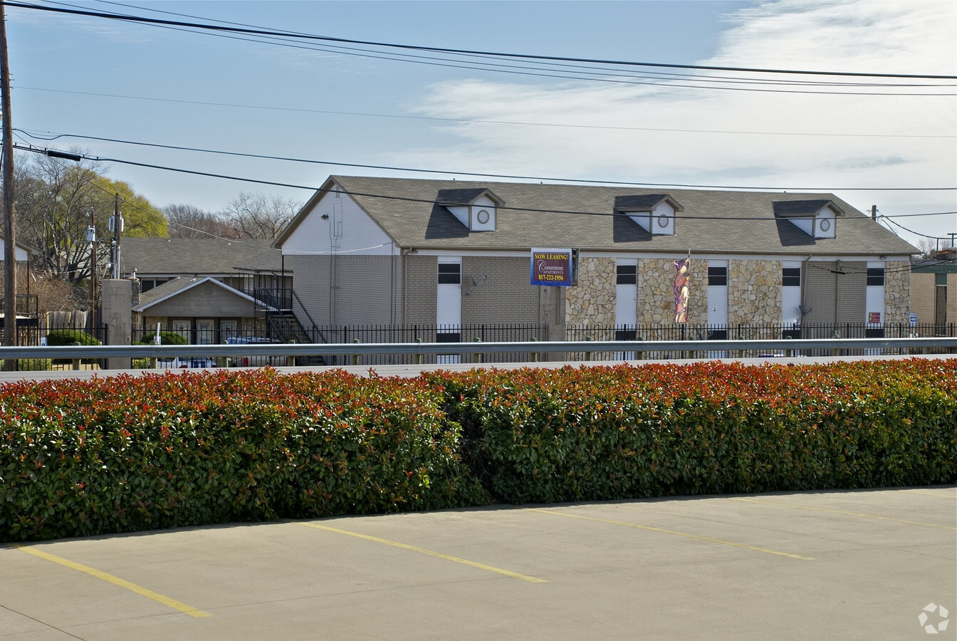 Photo - La Puerta Verde Apartments