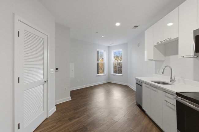 Building Photo - 989 S Buchanan St Unit #308