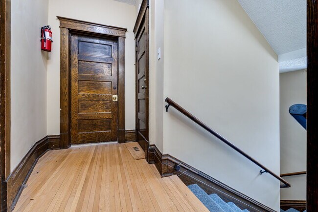 One bedroom downtown living with utilities included!