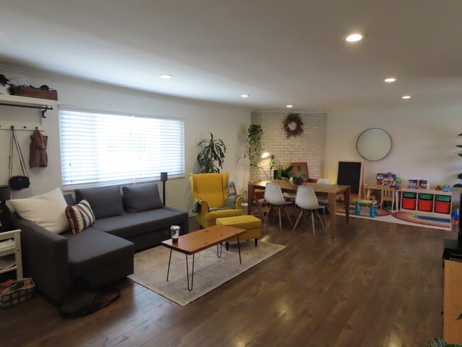 Photo - 11337 Nebraska Ave Unit 304